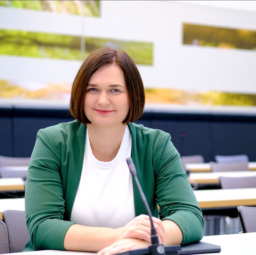 Portraitfoto (quadratisch, Auflösung mind. 1.200 x 1.200)