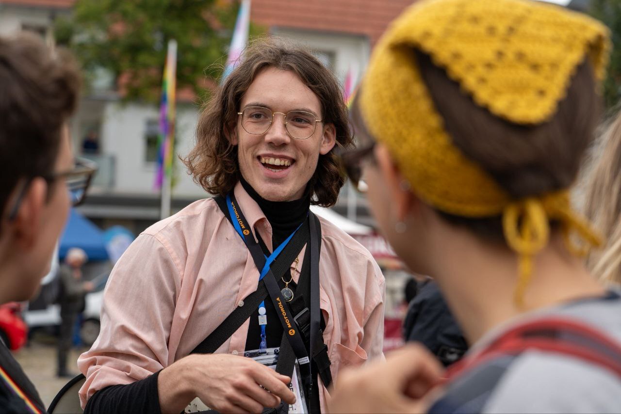 Portraitfoto (quadratisch, Auflösung mind. 1.200 x 1.200)